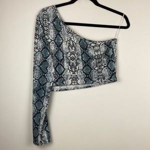 💙One-sleeved Going Out Crop Top (snakeskin design)
